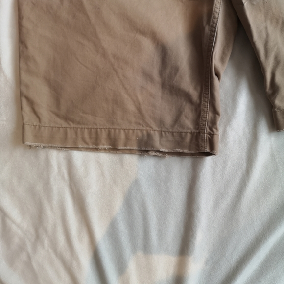 3/$25⭐AE khaki shorts - Picture 3 of 6